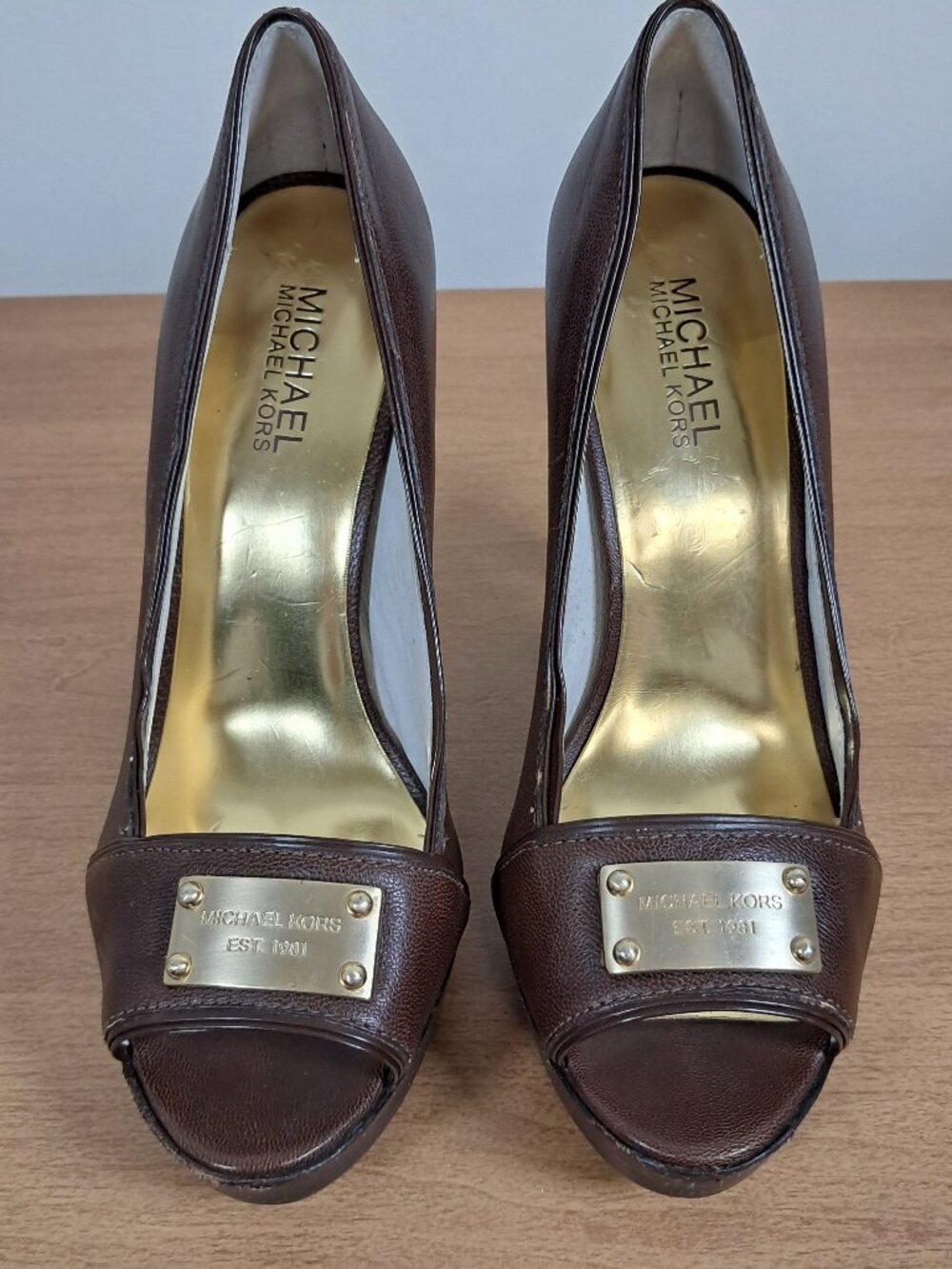 Michael Kors Leather Peep-Toe Stiletto Platform Pumps Size 7.5M Brown Gold Plate